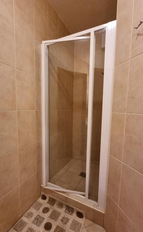 Relax Wellness Apartman Hajduszoboszlo Apartment Exterior photo